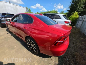 2019 Volvo S60 T5 Momentum – miniatura 2