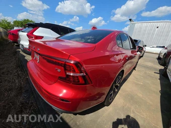 2019 Volvo S60 T5 Momentum – miniatura 3