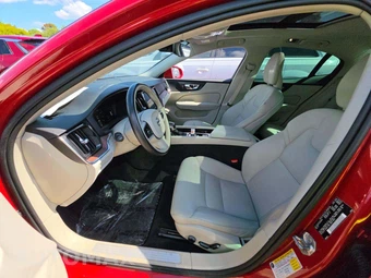 2019 Volvo S60 T5 Momentum – miniatura 6