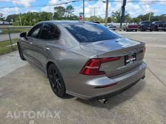 2019 Volvo S60 T5 Momentum – miniatura 2
