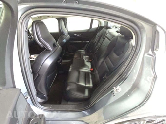 2019 Volvo S60 T6 Inscription - miniatura 13