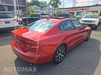 2019 Volvo S60 T6 Momentum - miniatura 3
