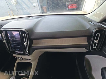 2019 Volvo XC40 T4 Inscription - miniatura 16