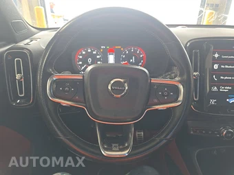 2019 Volvo XC40 T4 R-Design – miniatura 10