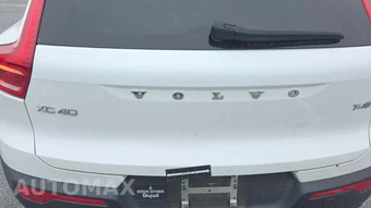 2019 Volvo XC40 T4 R-Design – miniatura 25