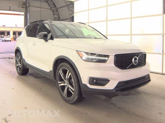 2019 Volvo XC40 T4 R-Design – miniatura 3