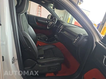 2019 Volvo XC40 T4 R-Design – miniatura 8
