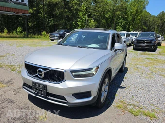 2019 Volvo XC40 T5 Momentum