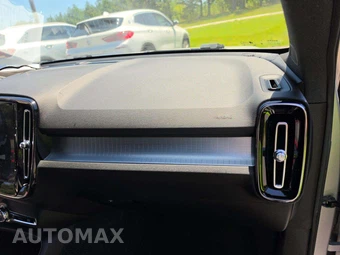 2019 Volvo XC40 T5 Momentum - miniatura 19