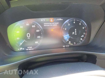 2019 Volvo XC40 T5 Momentum - miniatura 9