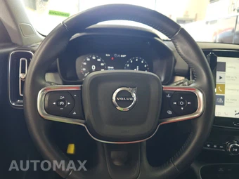2019 Volvo XC40 T5 Momentum - miniatura 10