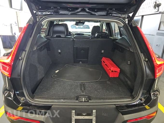2019 Volvo XC40 T5 Momentum - miniatura 16