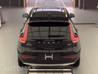 2019 Volvo XC40 T5 Momentum - miniatura 5