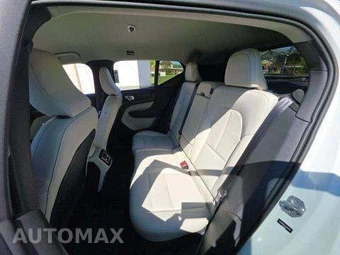 2019 Volvo XC40 T5 Momentum – miniatura 13