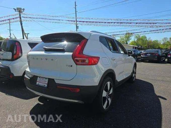 2019 Volvo XC40 T5 Momentum – miniatura 3