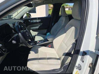 2019 Volvo XC40 T5 Momentum – miniatura 6
