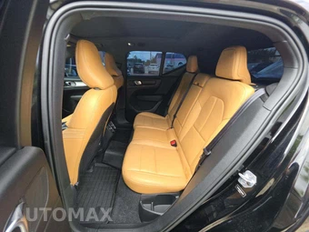 2019 Volvo XC40 T5 Momentum – miniatura 13