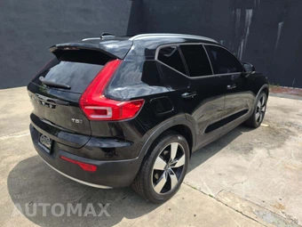 2019 Volvo XC40 T5 Momentum – miniatura 3