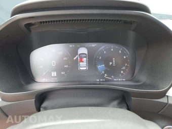 2019 Volvo XC40 T5 Momentum – miniatura 9
