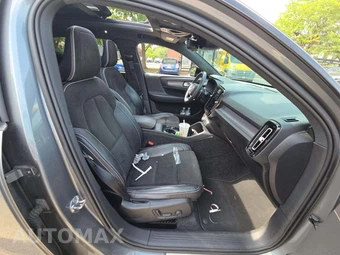 2019 Volvo XC40 T5 R-Design – miniatura 18
