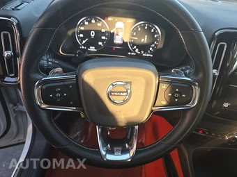 2019 Volvo XC40 T5 R-Design – miniatura 10