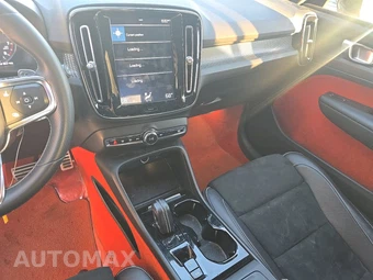 2019 Volvo XC40 T5 R-Design – miniatura 11
