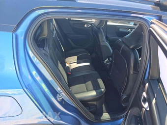 2019 Volvo XC40 T5 R-Design – miniatura 16
