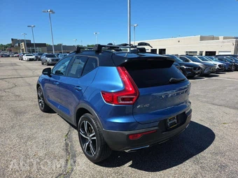 2019 Volvo XC40 T5 R-Design – miniatura 2