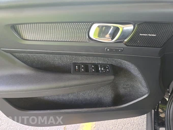 2019 Volvo XC40 T5 R-Design - miniatura 15
