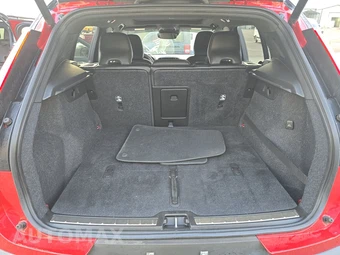 2019 Volvo XC40 T5 R-Design – miniatura 16