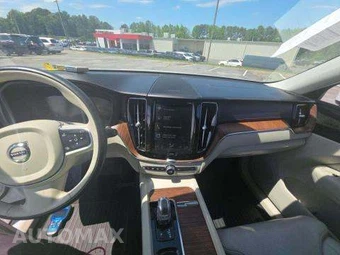 2019 Volvo XC60 Plug-In Hybrid T8 Inscription - miniatura 11