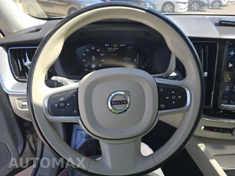 2019 Volvo XC60 Plug-In Hybrid T8 Momentum - miniatura 10