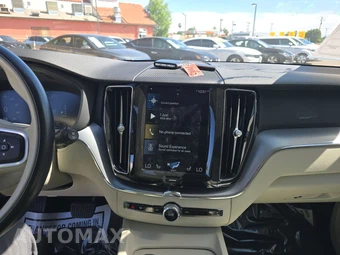 2019 Volvo XC60 Plug-In Hybrid T8 Momentum - miniatura 11