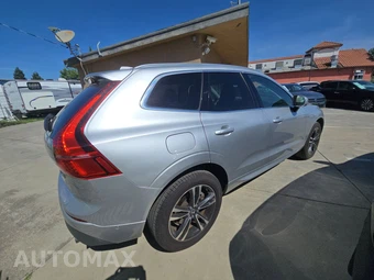 2019 Volvo XC60 Plug-In Hybrid T8 Momentum - miniatura 4