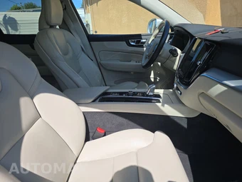 2019 Volvo XC60 Plug-In Hybrid T8 Momentum - miniatura 8