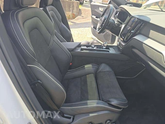 2019 Volvo XC60 Plug-In Hybrid T8 R-Design - miniatura 15