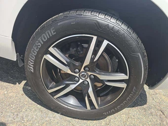 2019 Volvo XC60 Plug-In Hybrid T8 R-Design - miniatura 24