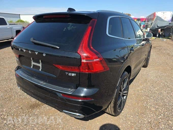 2019 Volvo XC60 Plug-In Hybrid T8 R-Design - miniatura 3