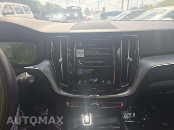 2019 Volvo XC60 T5 Momentum – miniatura 10