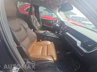 2019 Volvo XC60 T5 Momentum – miniatura 18