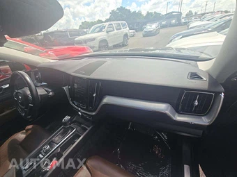 2019 Volvo XC60 T5 Momentum – miniatura 19