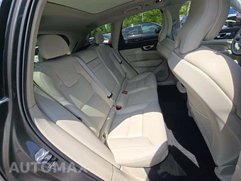 2019 Volvo XC60 T5 Momentum – miniatura 16