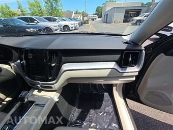 2019 Volvo XC60 T5 Momentum – miniatura 19