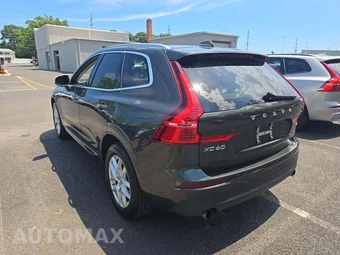 2019 Volvo XC60 T5 Momentum – miniatura 2