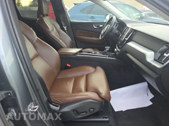 2019 Volvo XC60 T5 Momentum - miniatura 8
