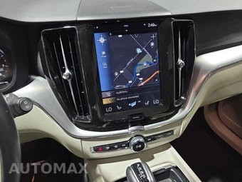 2019 Volvo XC60 T5 Momentum – miniatura 24