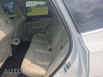 2019 Volvo XC60 T5 Momentum - miniatura 10