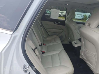 2019 Volvo XC60 T5 Momentum - miniatura 13
