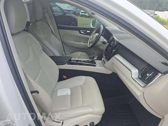 2019 Volvo XC60 T5 Momentum - miniatura 15