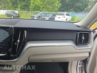 2019 Volvo XC60 T5 Momentum - miniatura 16